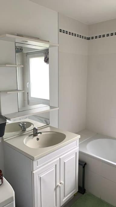 Appartement Lumineux De 60M2 Guer Екстер'єр фото
